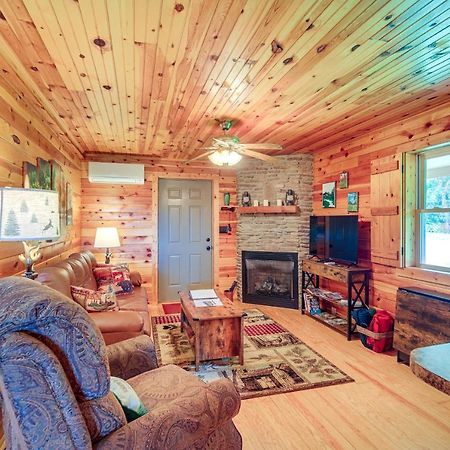 Blue Ridge Mountain Cabin With Views And Hot Tub Sparta Exteriör bild