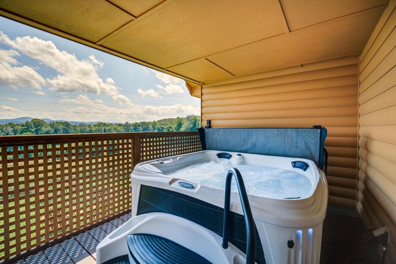 Blue Ridge Mountain Cabin With Views And Hot Tub Sparta Exteriör bild