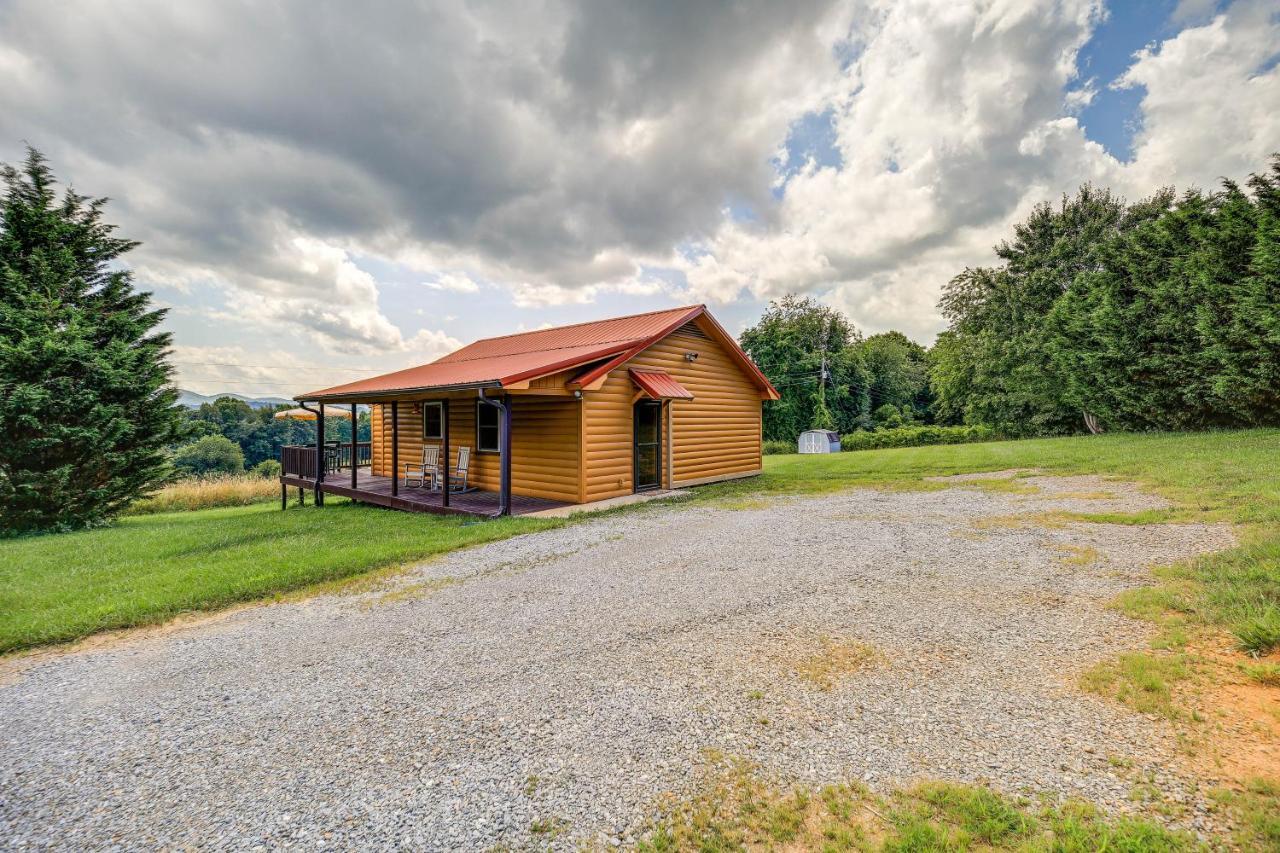 Blue Ridge Mountain Cabin With Views And Hot Tub Sparta Exteriör bild