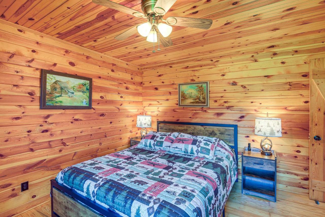 Blue Ridge Mountain Cabin With Views And Hot Tub Sparta Exteriör bild