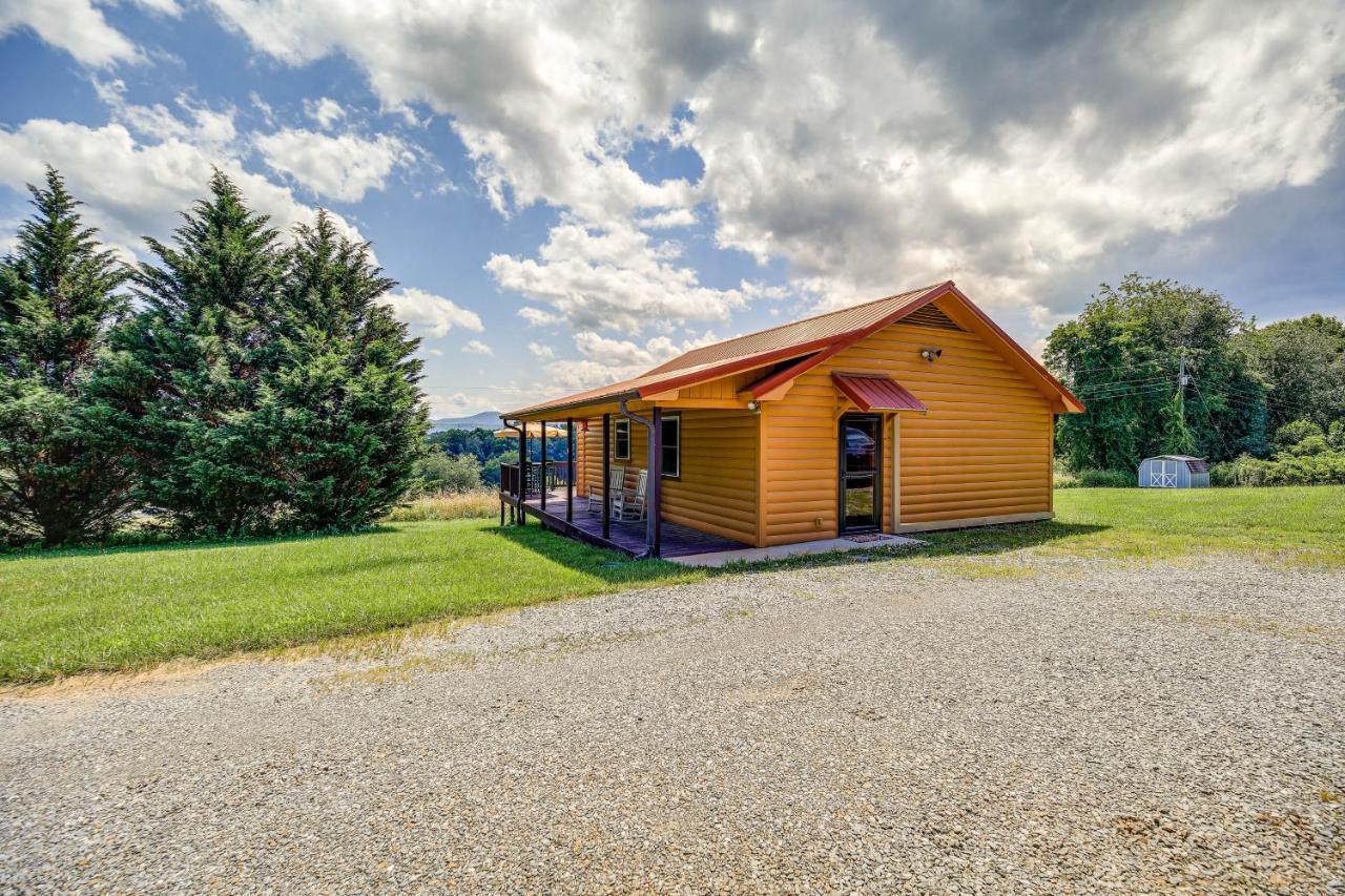 Blue Ridge Mountain Cabin With Views And Hot Tub Sparta Exteriör bild