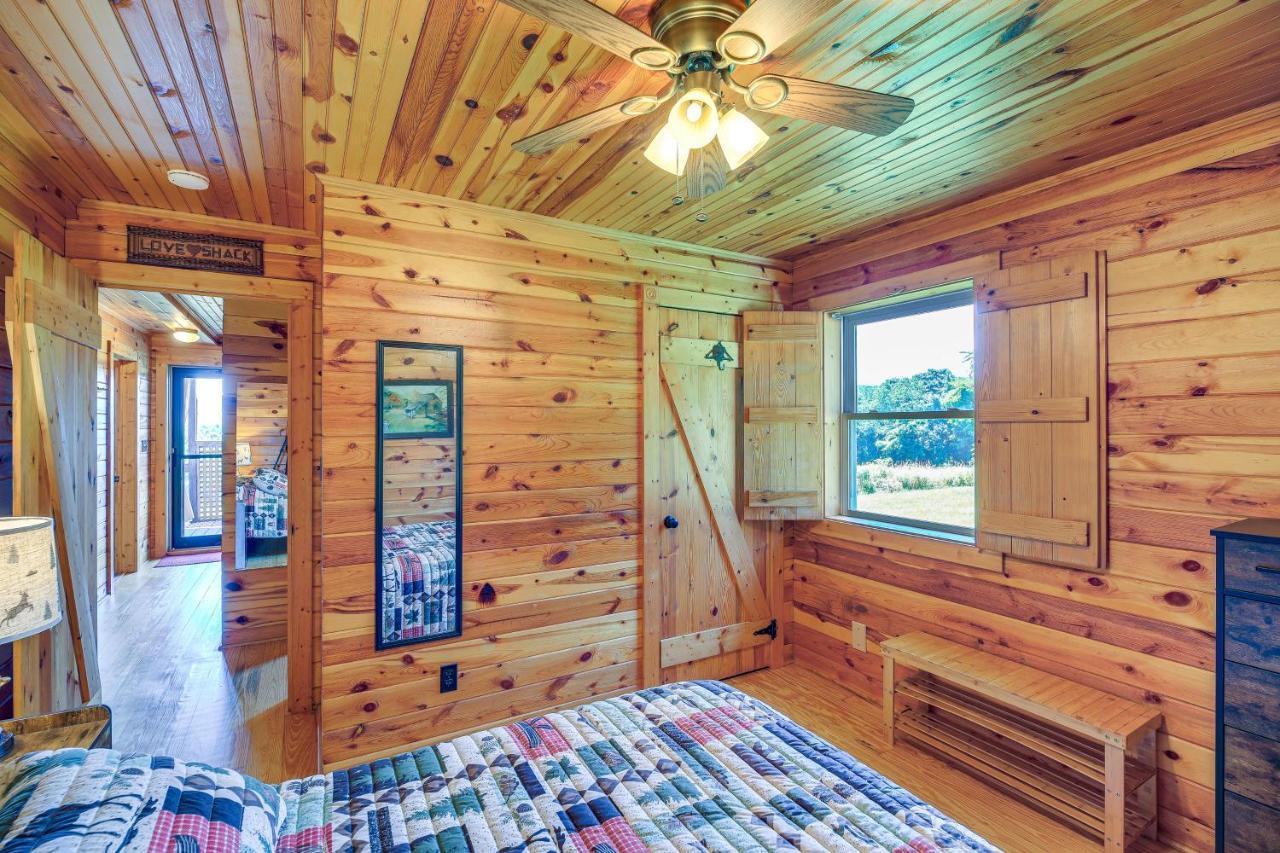 Blue Ridge Mountain Cabin With Views And Hot Tub Sparta Exteriör bild