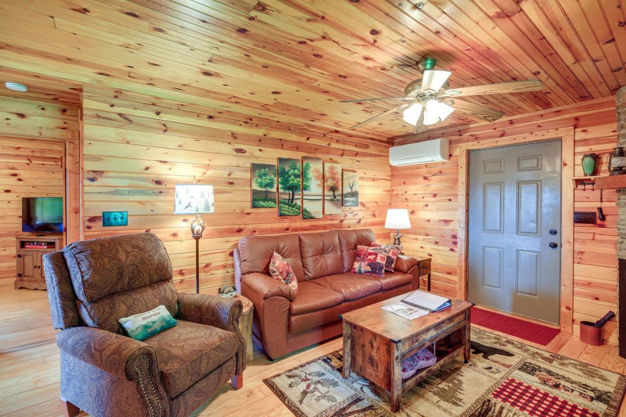 Blue Ridge Mountain Cabin With Views And Hot Tub Sparta Exteriör bild