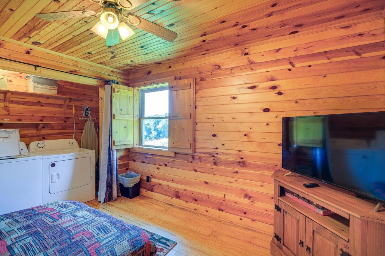 Blue Ridge Mountain Cabin With Views And Hot Tub Sparta Exteriör bild