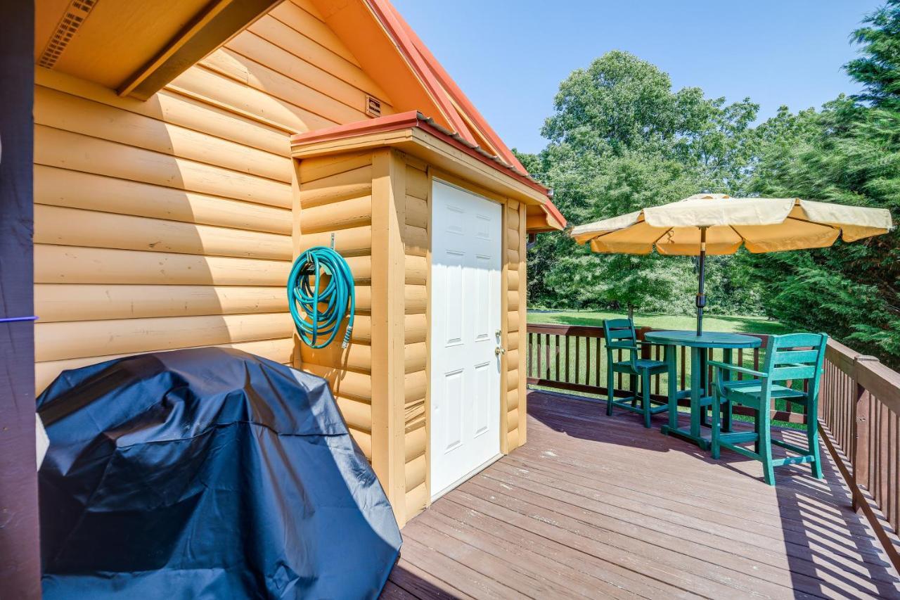 Blue Ridge Mountain Cabin With Views And Hot Tub Sparta Exteriör bild