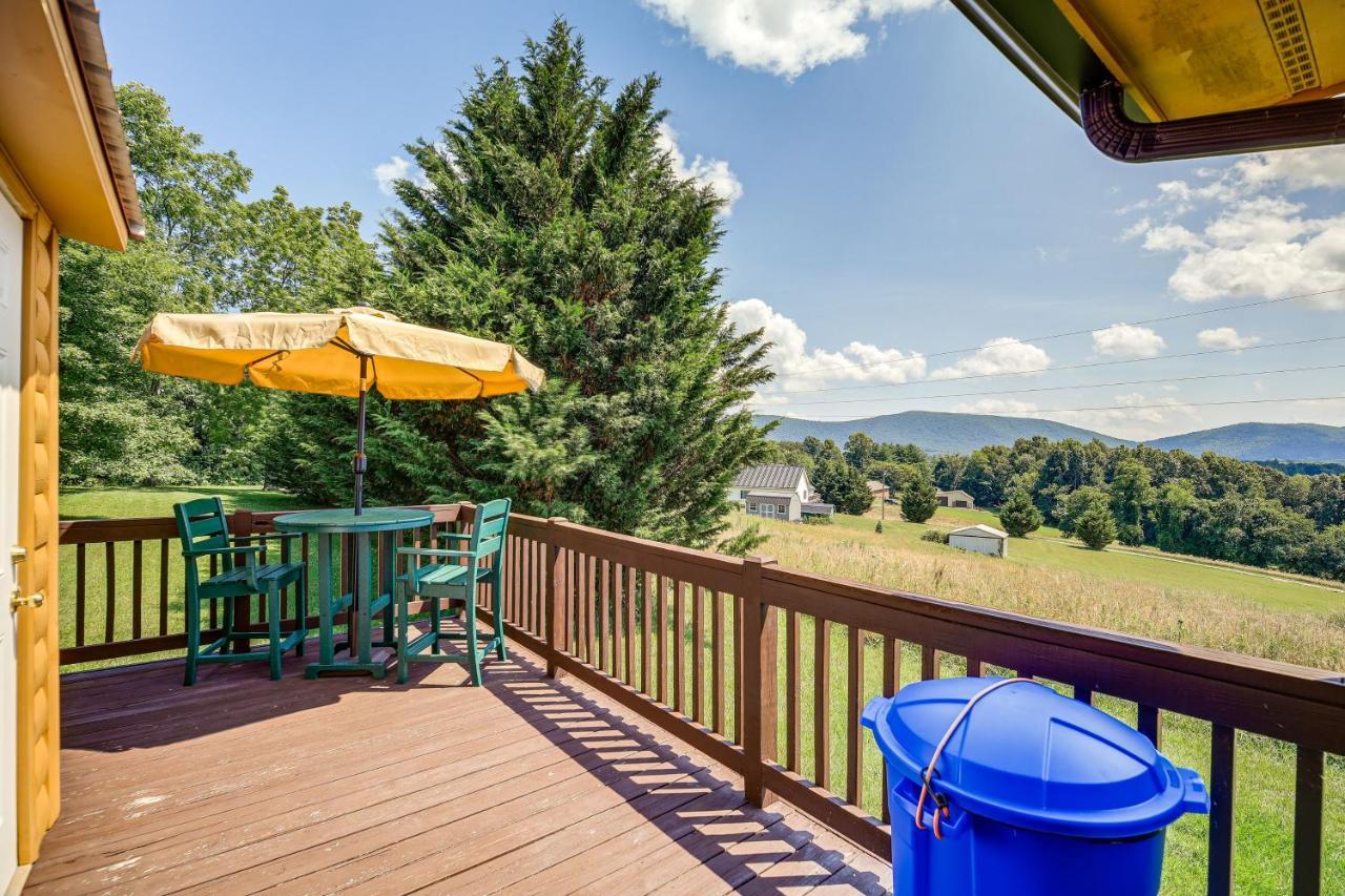 Blue Ridge Mountain Cabin With Views And Hot Tub Sparta Exteriör bild