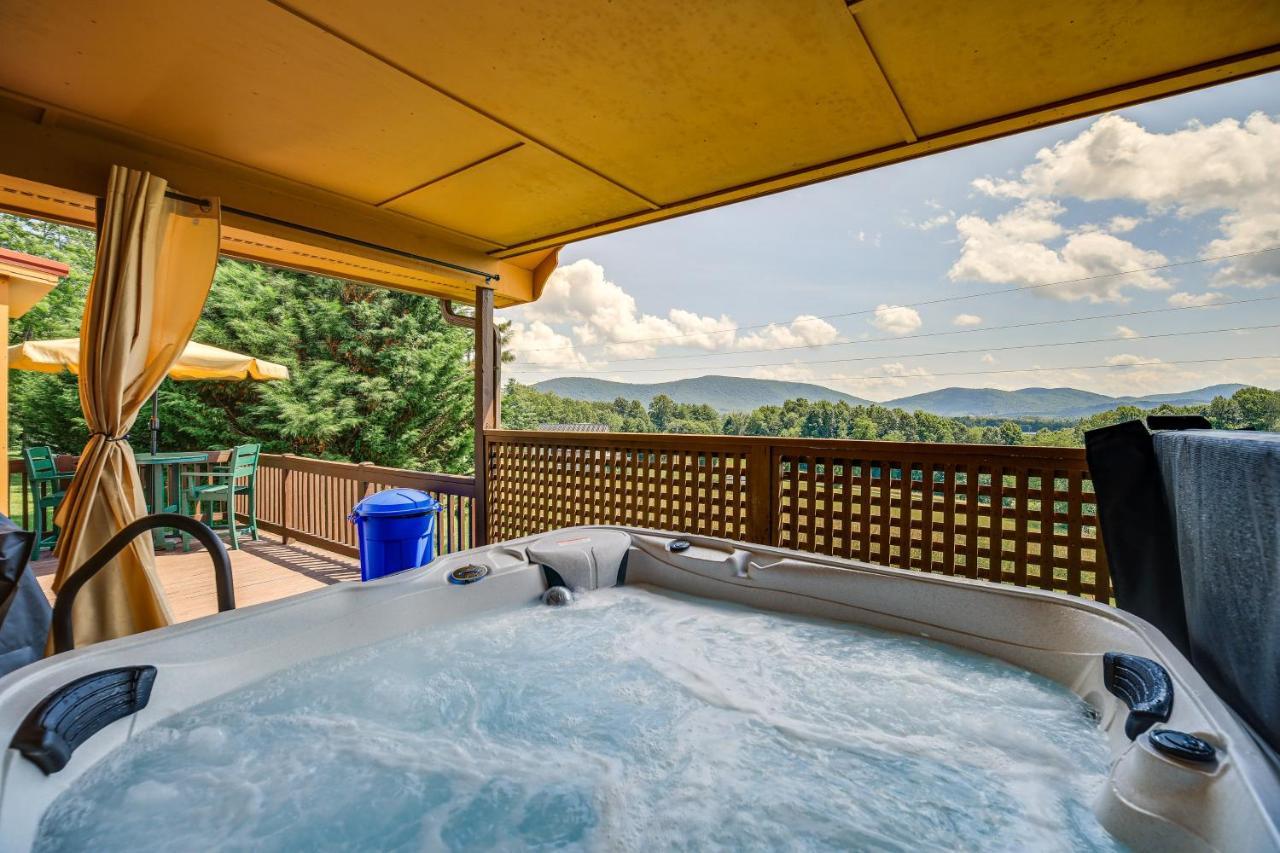 Blue Ridge Mountain Cabin With Views And Hot Tub Sparta Exteriör bild